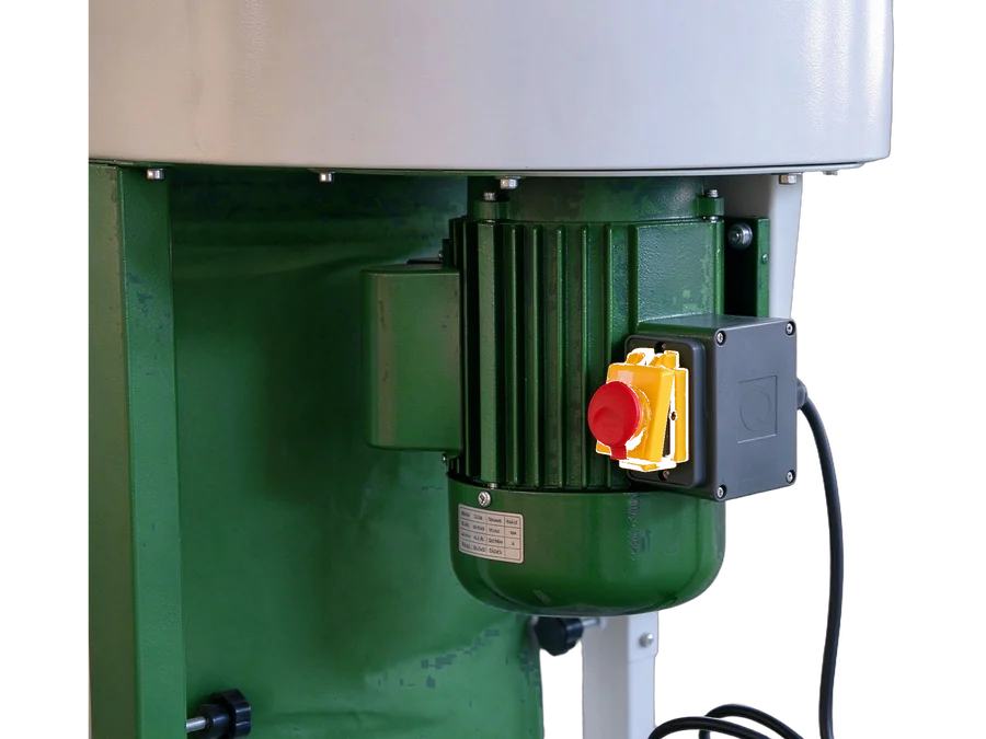 Kupfermotor mit elektromagnetischem Schalter